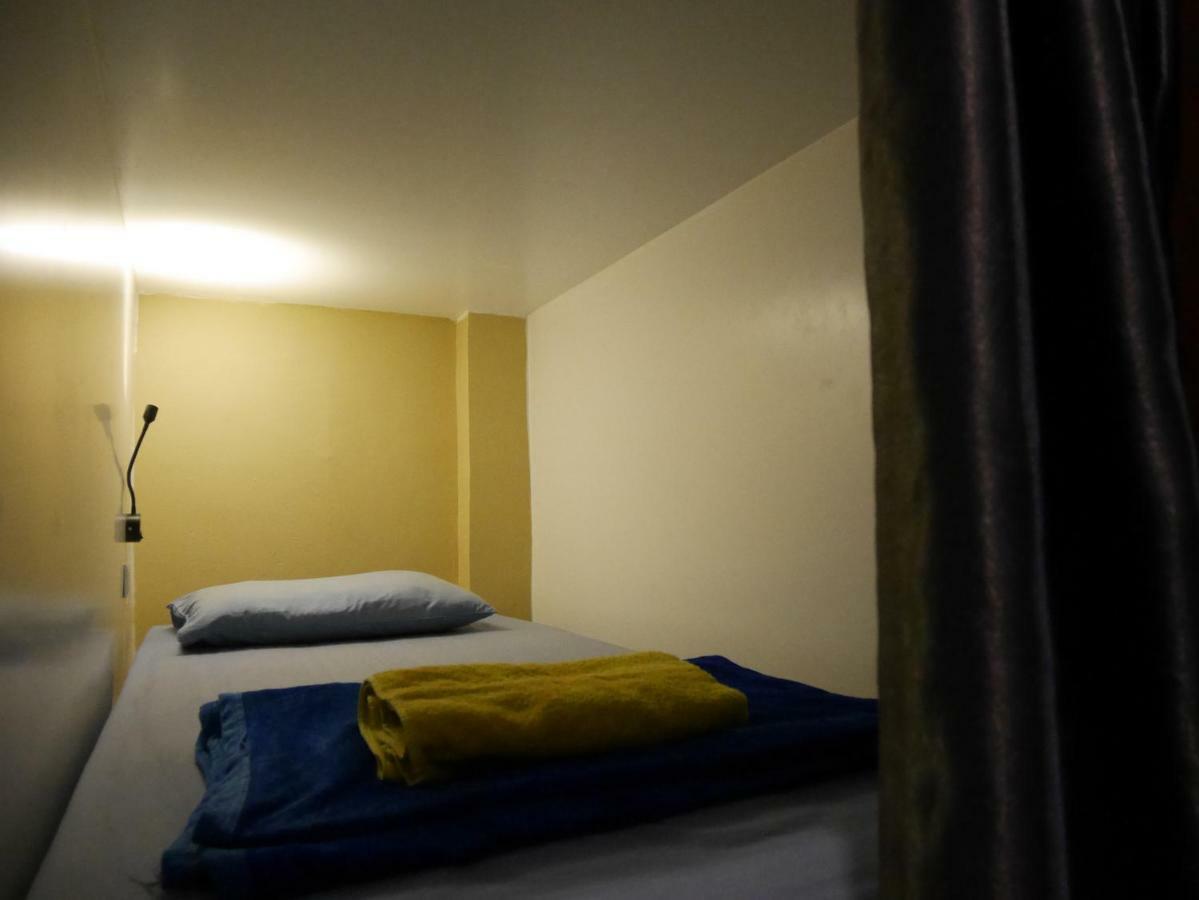 Sleepy Raccoon Hostel Jakarta Eksteriør bilde